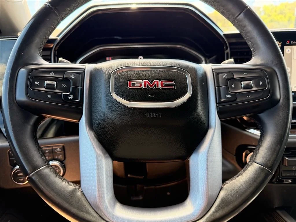 Used 2024 Gray GMC Elevation image 18