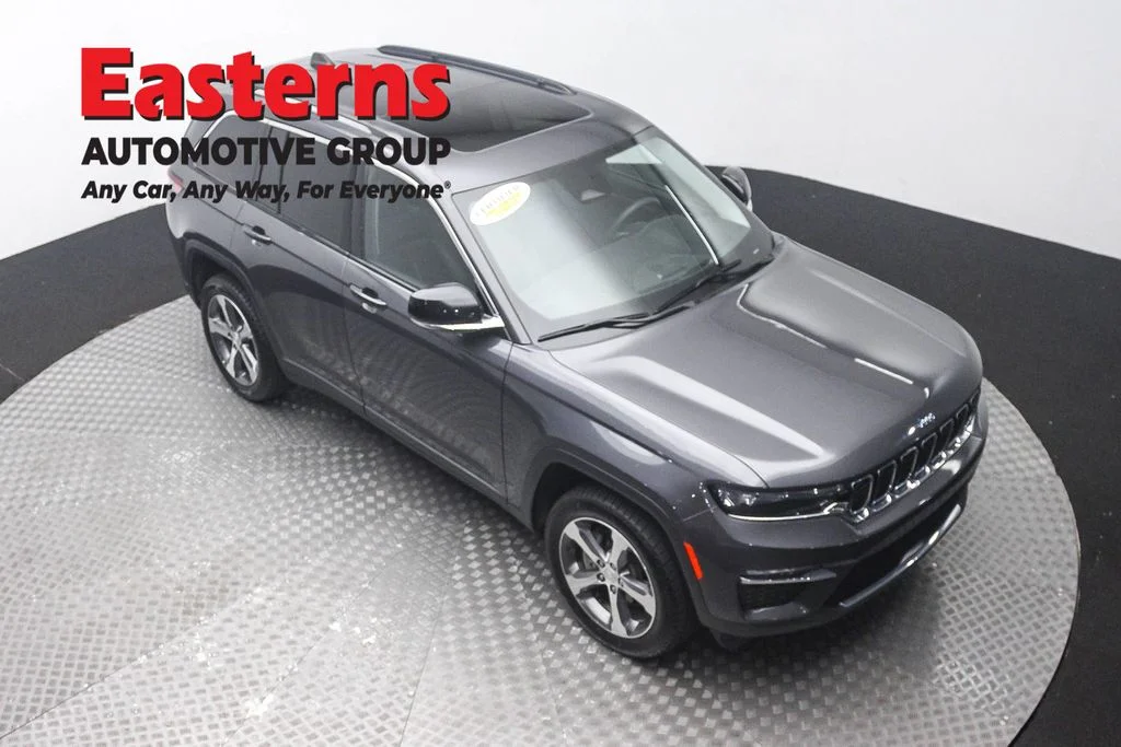 Used 2023 Gray Jeep 4xe image 3