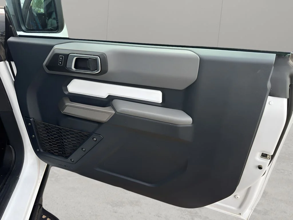 Used 2023 Oxford White Ford Black Diamond image 9