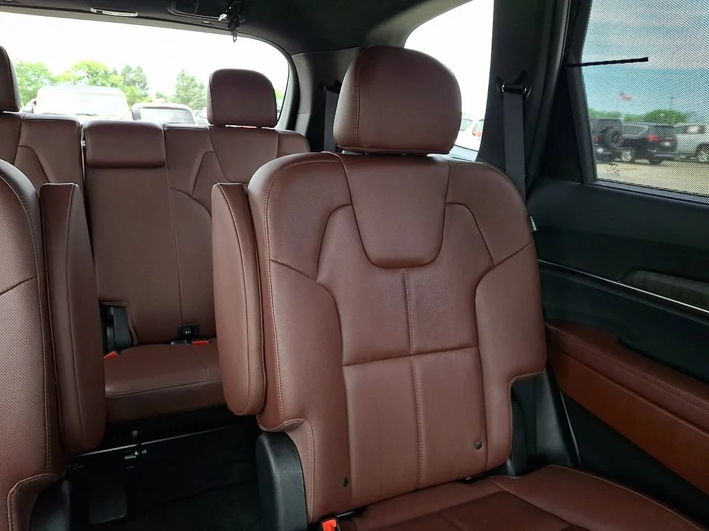 Used 2023 Ebony Black Kia EX image 21