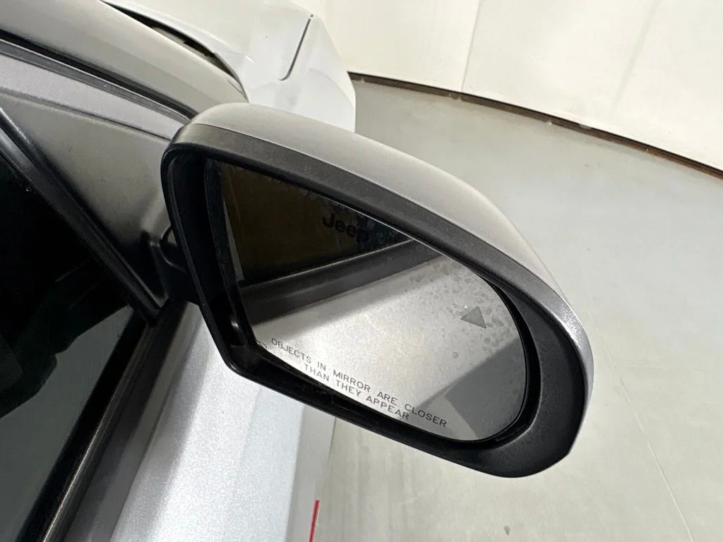 Used 2022 Silver Jeep Trailhawk image 13
