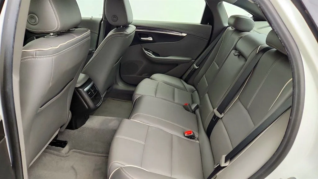 Used 2016 Iridescent Pearl Tricoat Chevrolet 4dr Sedan LTZ w/2LZ image 20