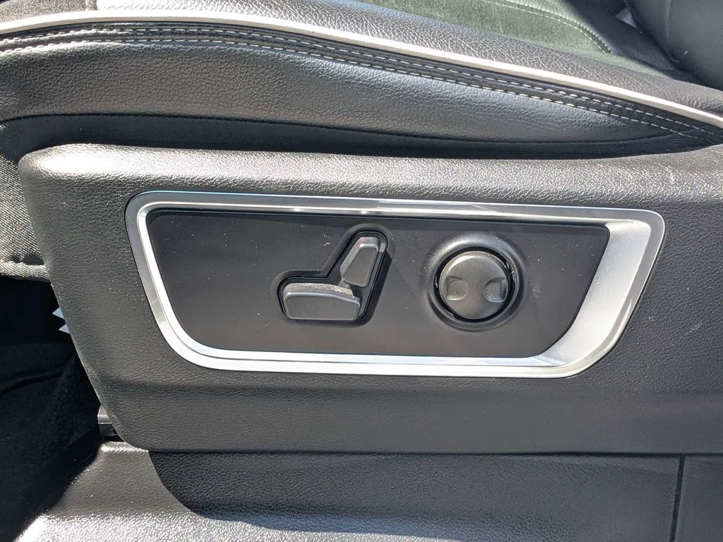 Used 2026 White Ram Laramie image 19