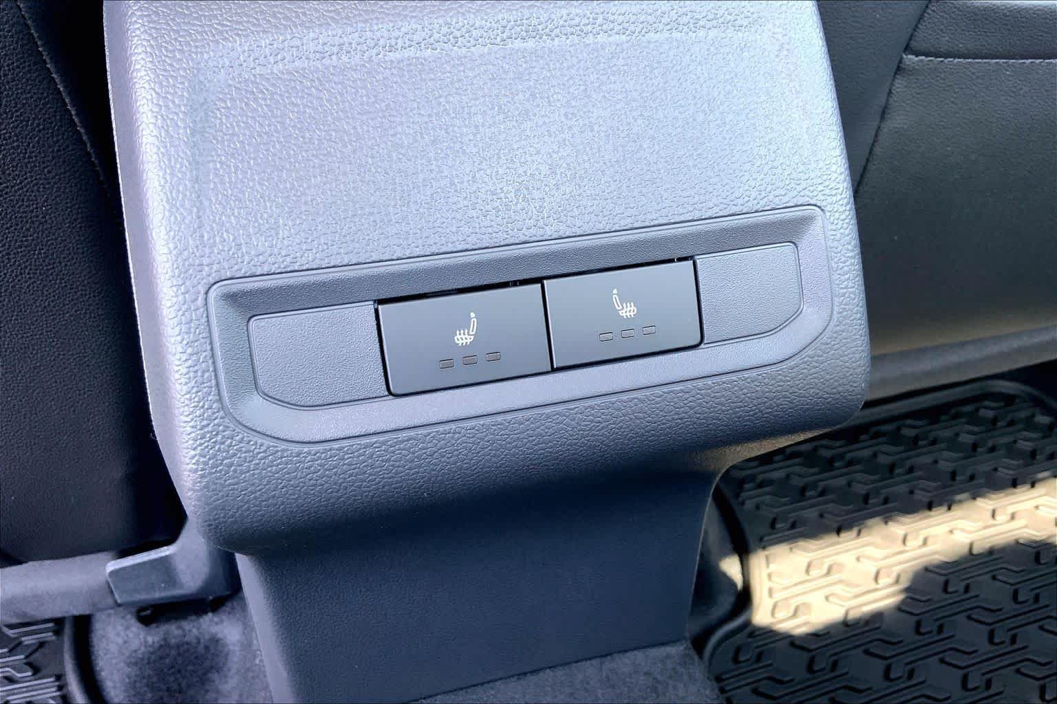New 2026 Deep Black Pearl Volkswagen SEL image 20