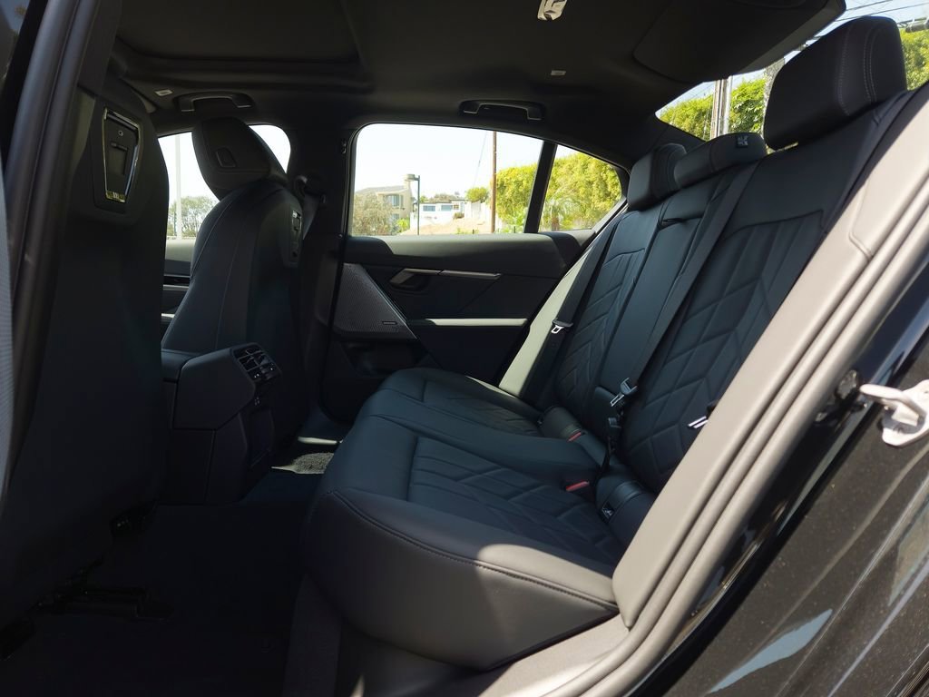 New 2026 Black Sapphire Metallic BMW 530i image 9