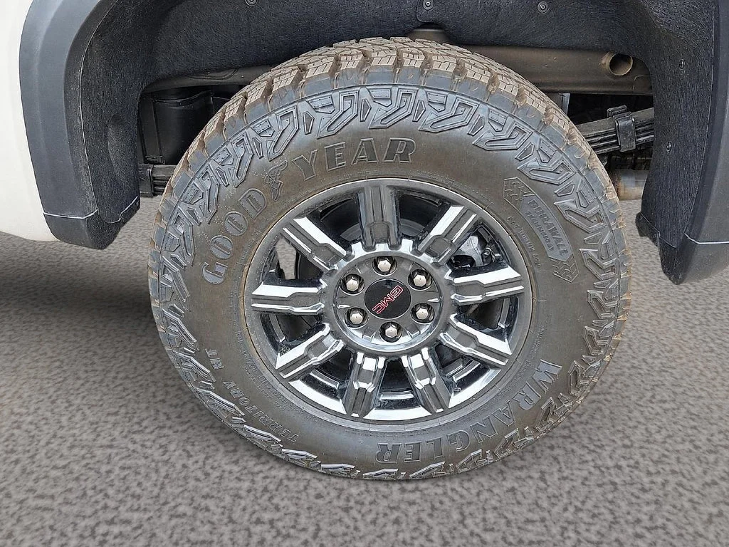 2026 GMC Sierra 1500 AT4X - Photo 8