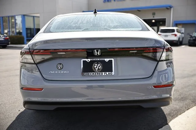 New 2026 Urban Gray Pearl Honda SE image 11