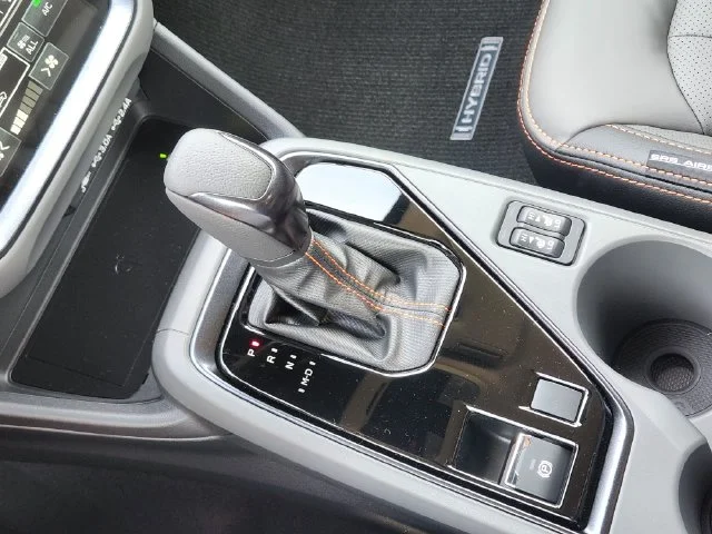 New 2026 CRYSTAL WHITE PEARL Subaru Limited Hybrid image 17