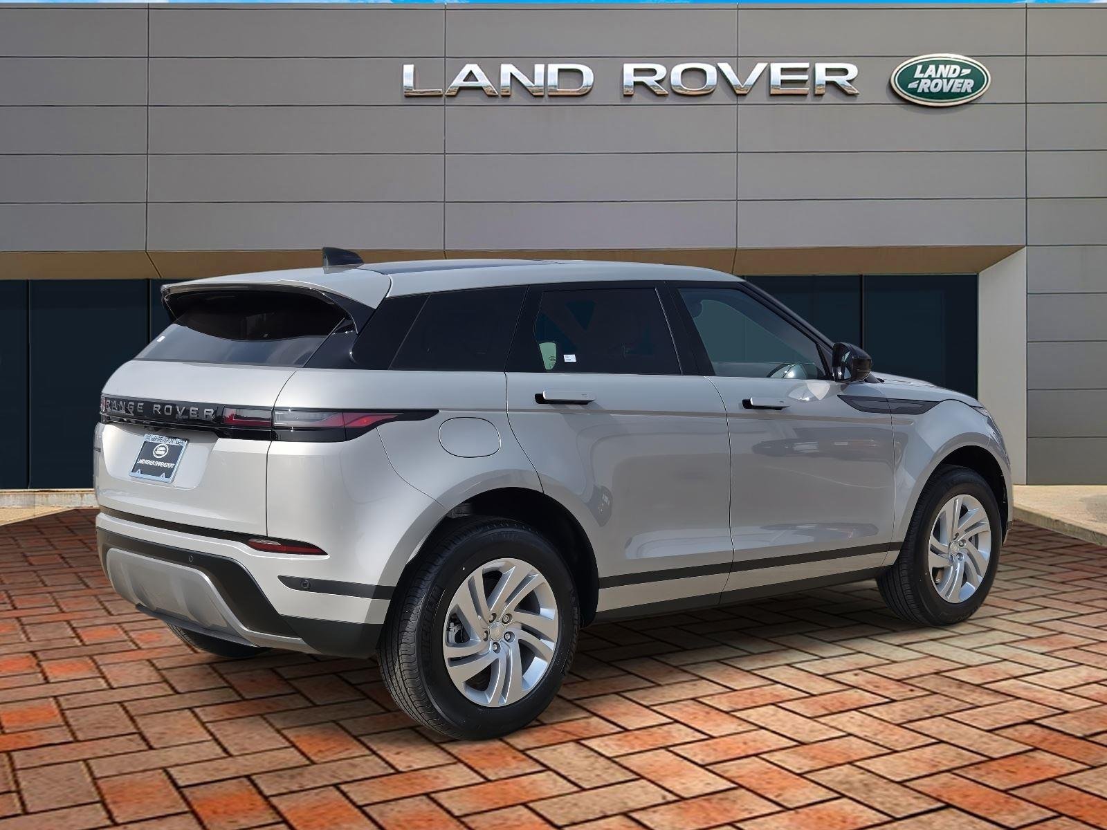 New 2026 Seoul Pearl Silver Land Rover Core S image 6