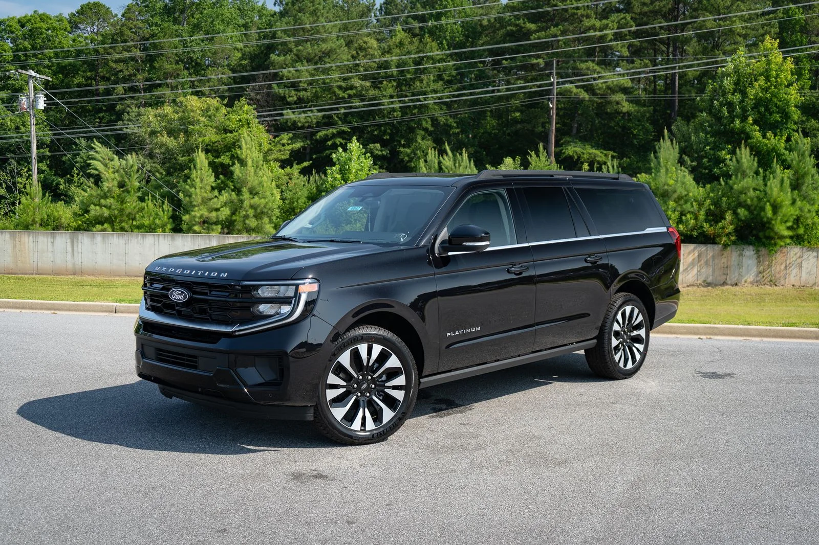 New 2027 Black Ford Platinum image 4