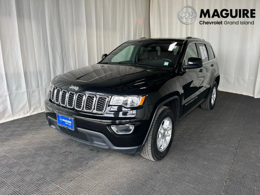 Used 2020 Black Jeep Laredo E image 29