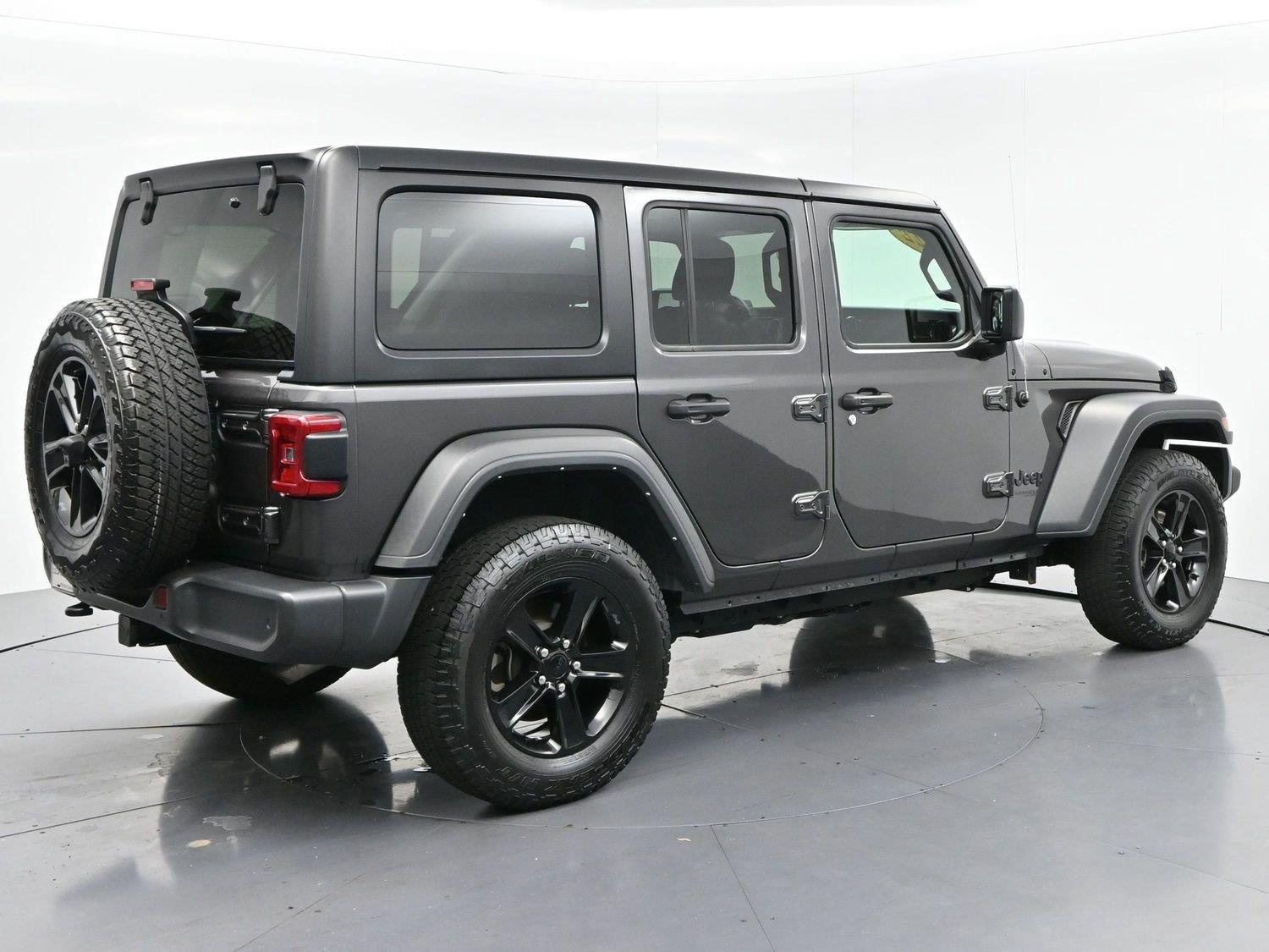 Used 2022 Granite Crystal Metallic Clearcoat Jeep Unlimited Sport Altitude image 7