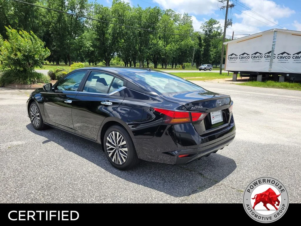 Used 2023 Black Nissan 2.5 SV image 4