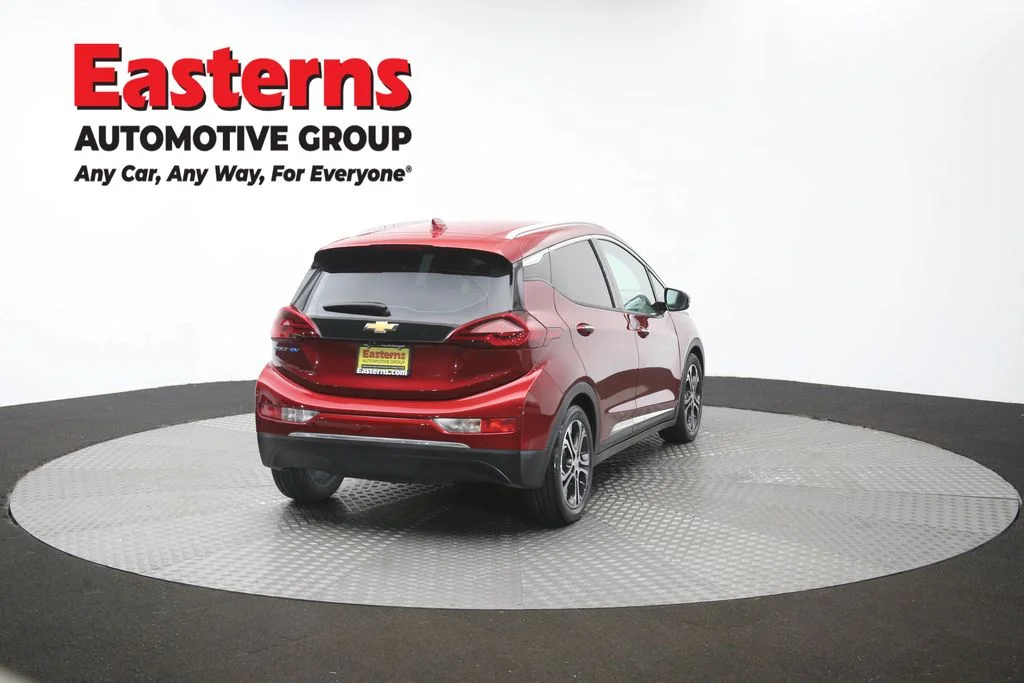 Used 2018 Red Chevrolet Premier image 41