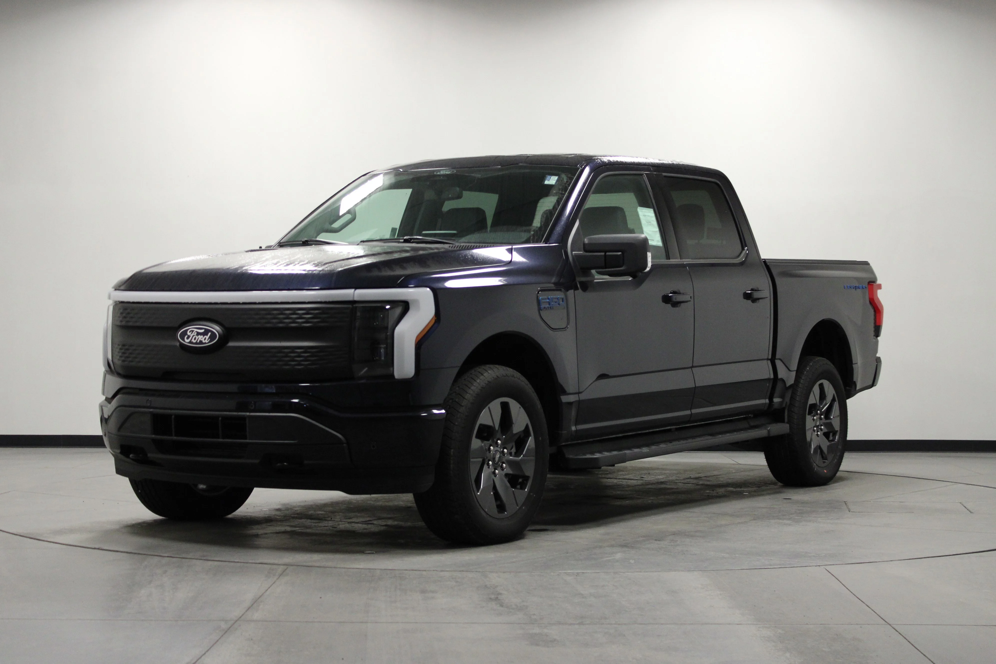 2025 Ford F-150 Lightning Flash - Photo 8