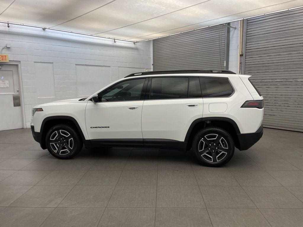 New 2026 Bright White Clear-Coat Exterior Paint Jeep Limited image 8