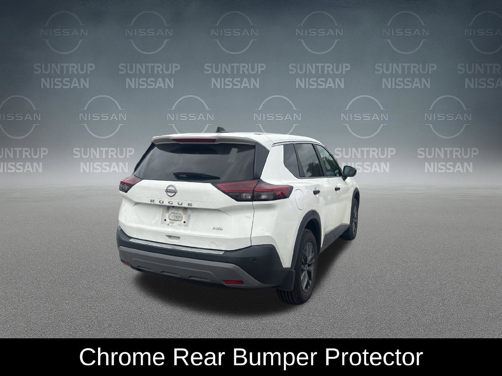 Used 2023 White Nissan S image 6