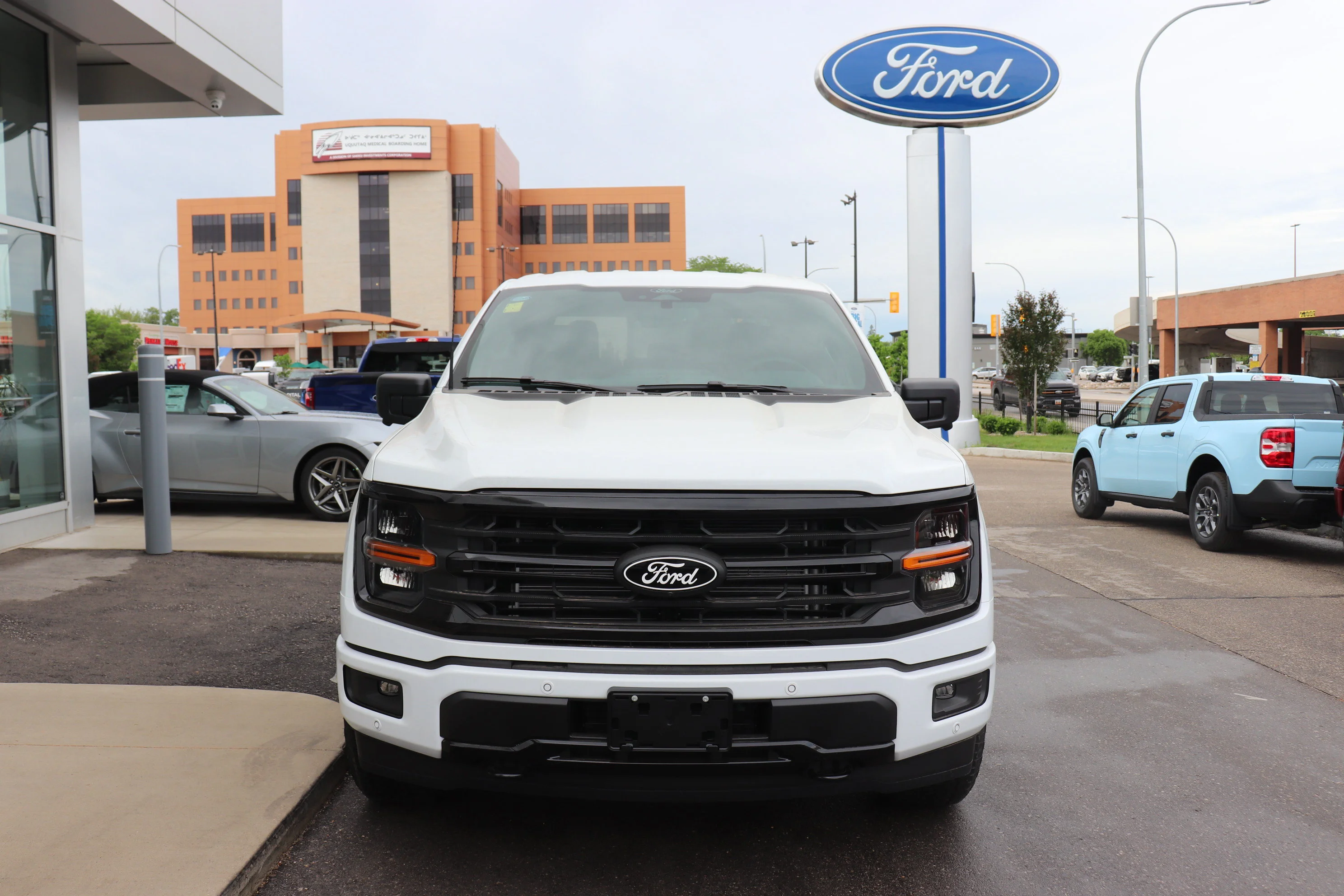 New 2026 OXFORD WHITE Ford XLT image 2