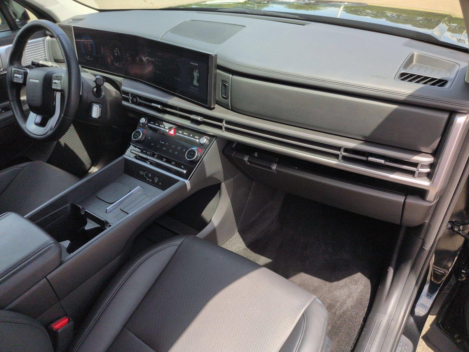 Used 2026 Phantom Black Hyundai SEL image 39