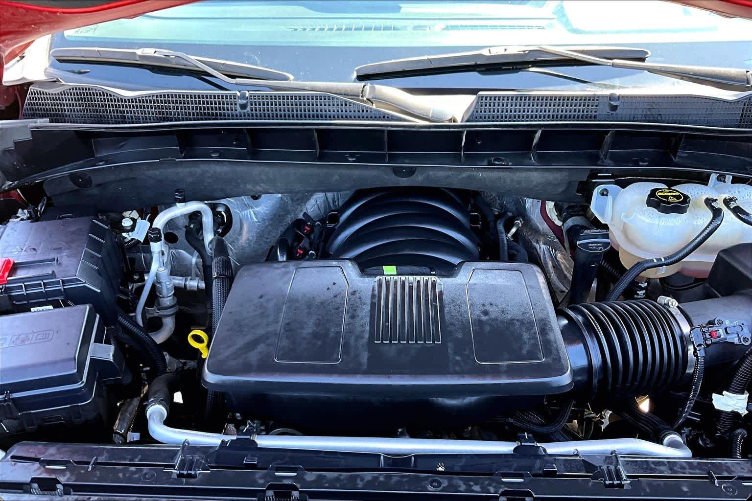 Used 2024 Volcanic Red Tintcoat GMC Elevation image 32