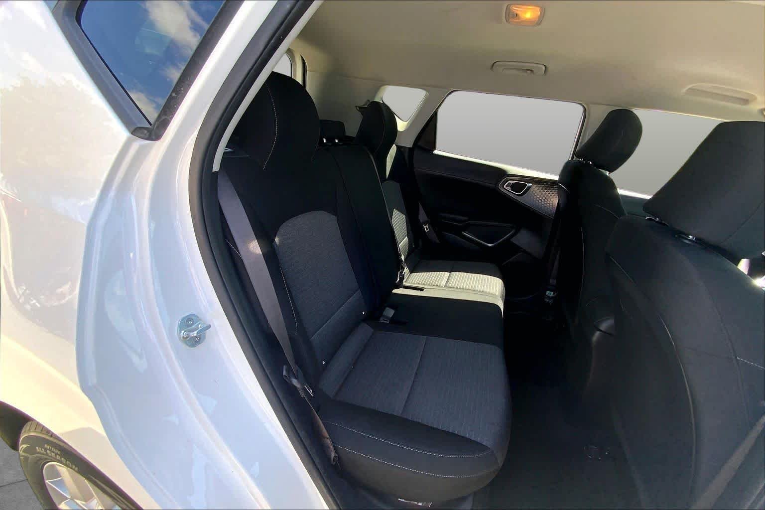 Used 2021 Snow White Pearl Kia S image 20