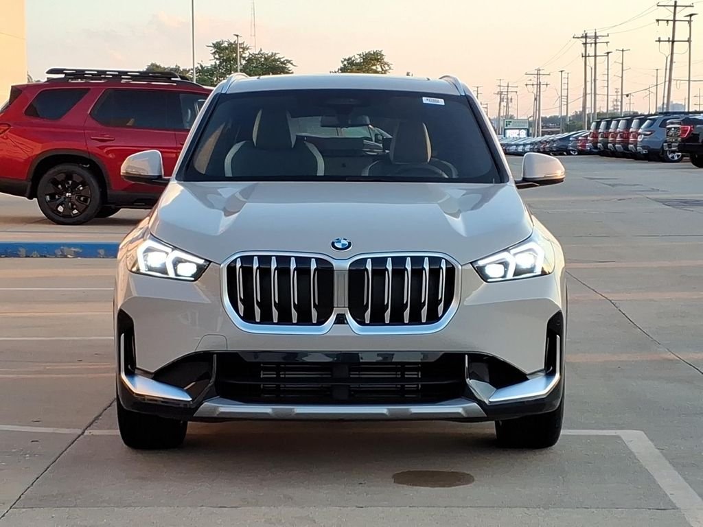 New 2027 Dune Grey Metallic BMW xDrive28i image 15