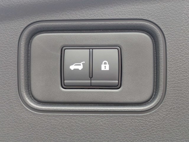 New 2027 RADIANT WHITE INFINITI Luxe AWD image 13