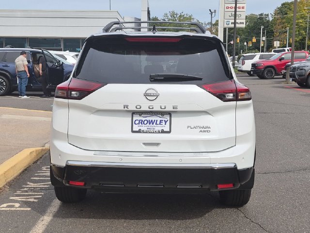 New 2026 Everest White Pearl TriCoat / Super Black Two-tone Nissan Platinum image 5