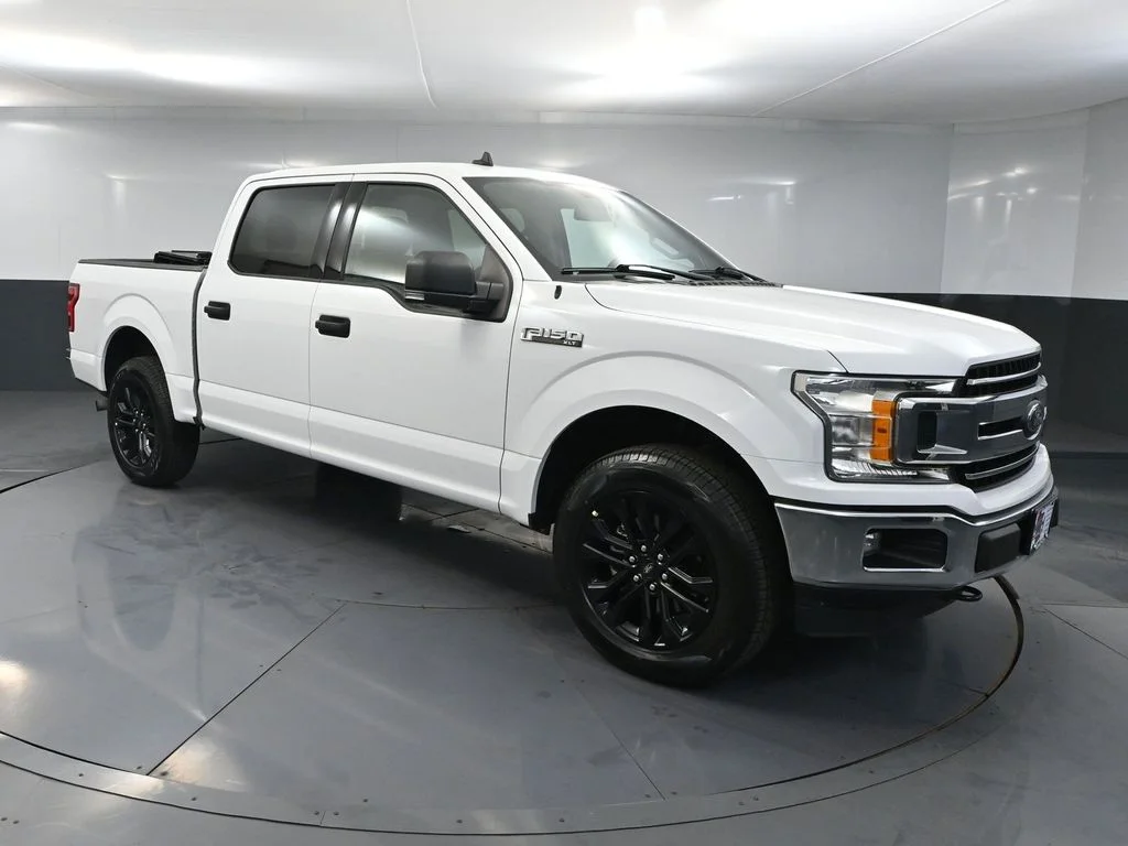 Used 2020 White Ford XLT image 1