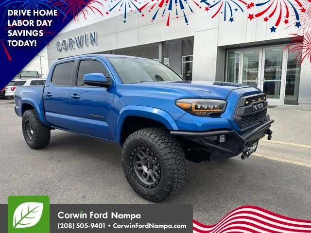 Used 2018 Blue Toyota SR5 image 1