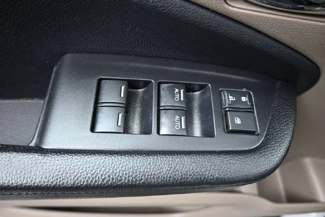 Used 2017 White Honda Touring image 26