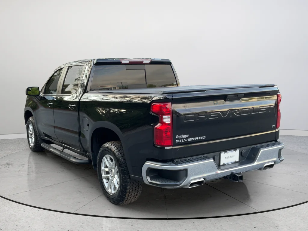 Used 2021 Black Chevrolet LT image 9