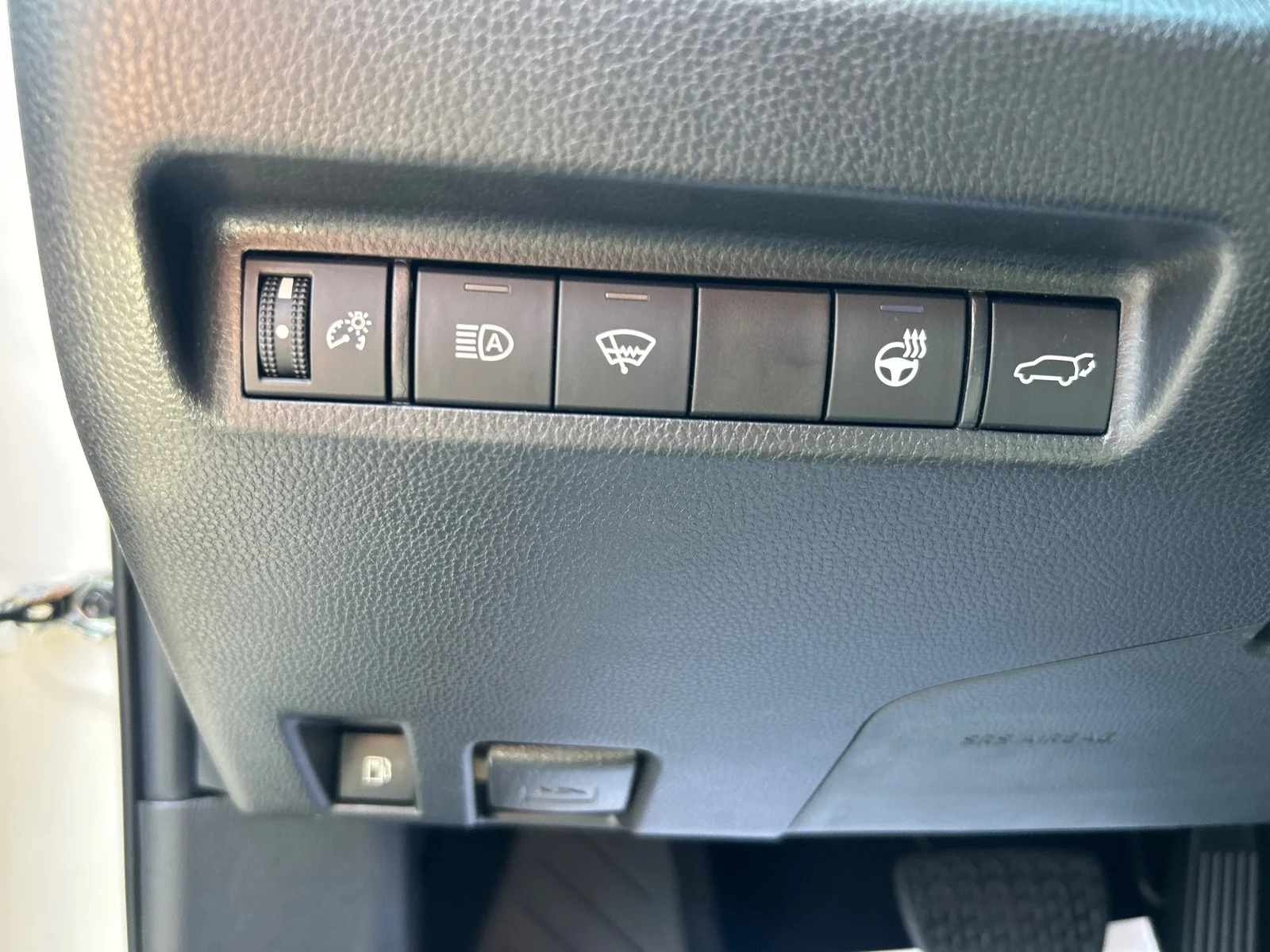 Used 2022 WHITE Toyota Hybrid XSE image 14
