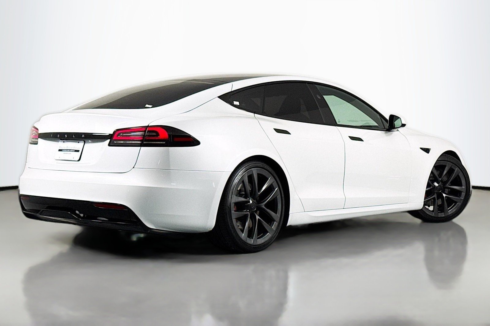 Used 2023 WHITE Tesla Standard Range image 11