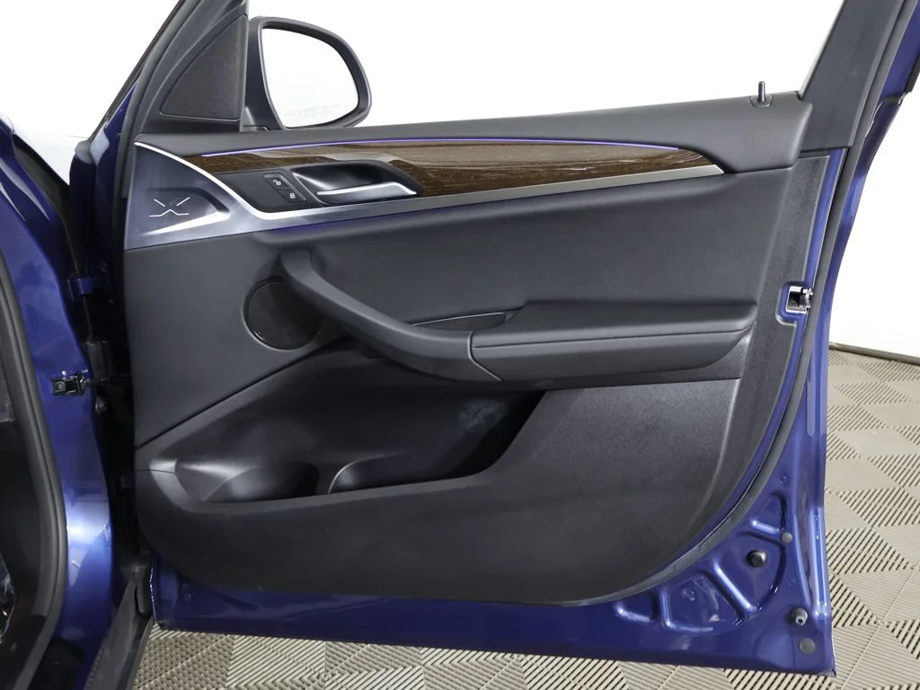 Used 2022 Phytonic Blue Metallic BMW xDrive30i image 26