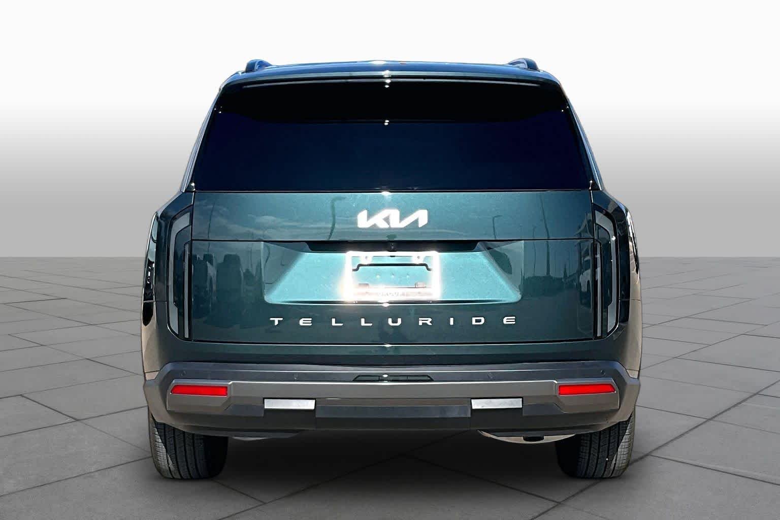 Used 2027 Black Jade Green Kia EX image 5
