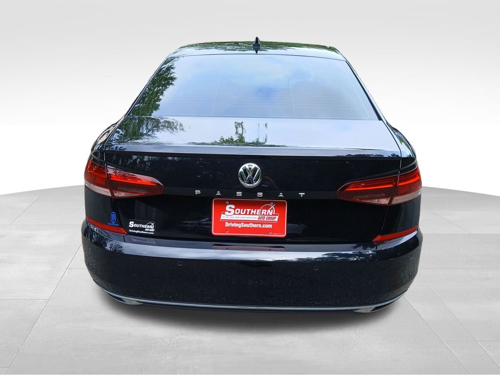 2020 Volkswagen Passat 2.0T SEL photo 4