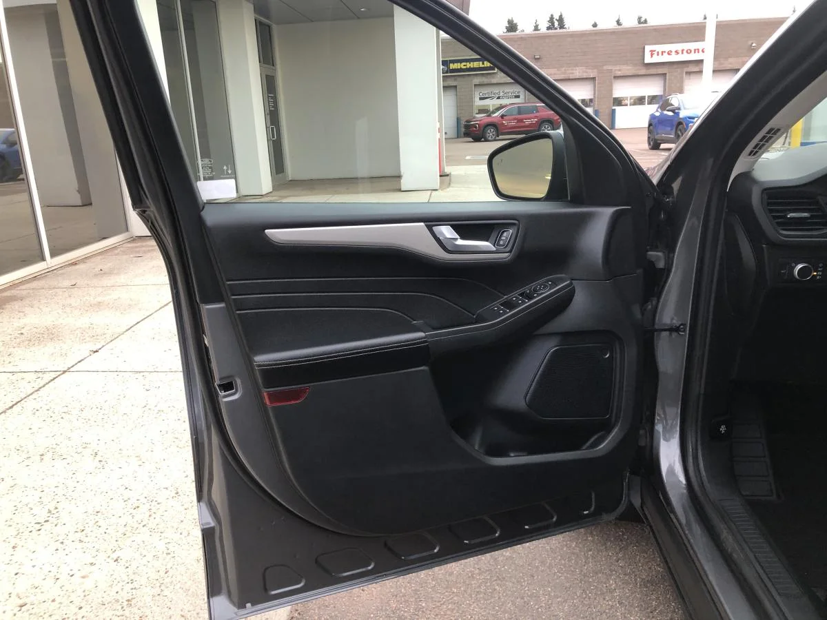 Used 2021 Grey Ford SE AWD image 11