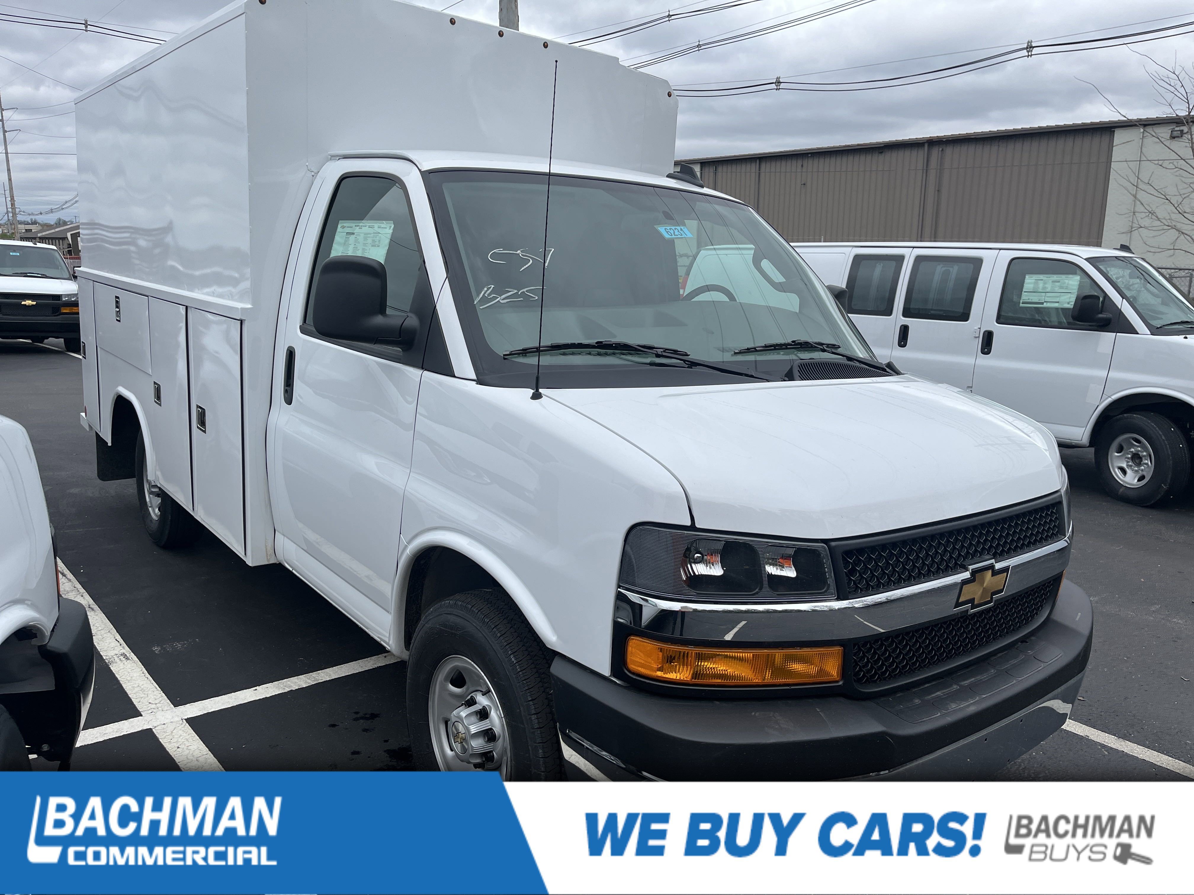 2025 Chevrolet Express Cutaway