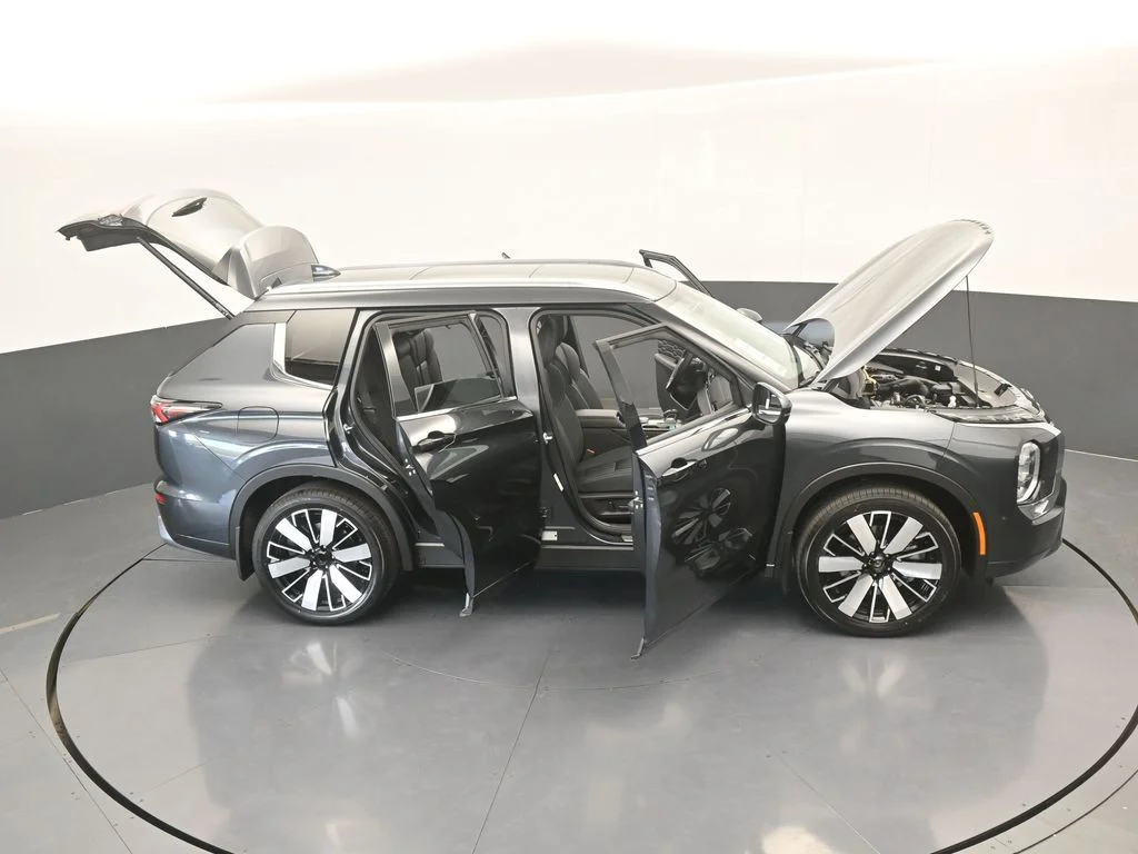 New 2026 Gray Mitsubishi SEL image 80