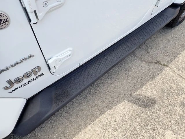 Used 2018 White Jeep Unlimited Sahara image 14