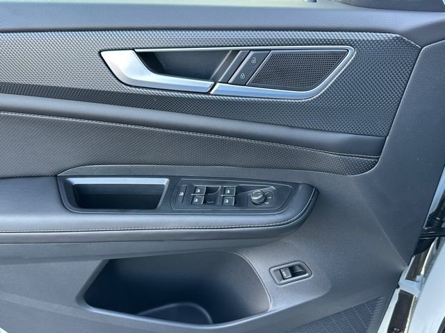 New 2026 Opal White Pearl Volkswagen 2.0T SEL R-Line Black image 21