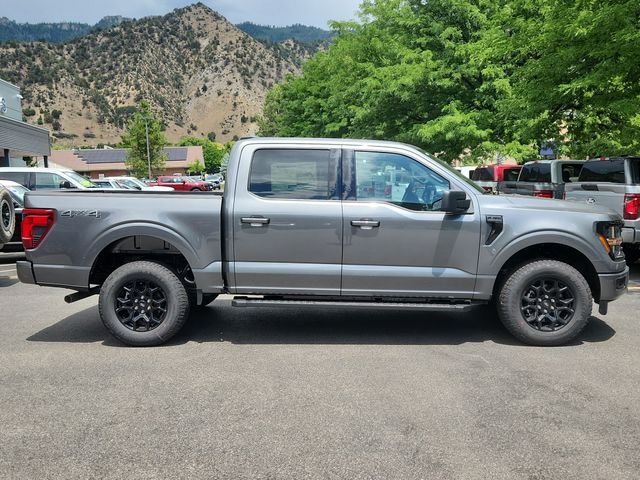 New 2026 Carbonized Gray Metallic Ford XLT image 2