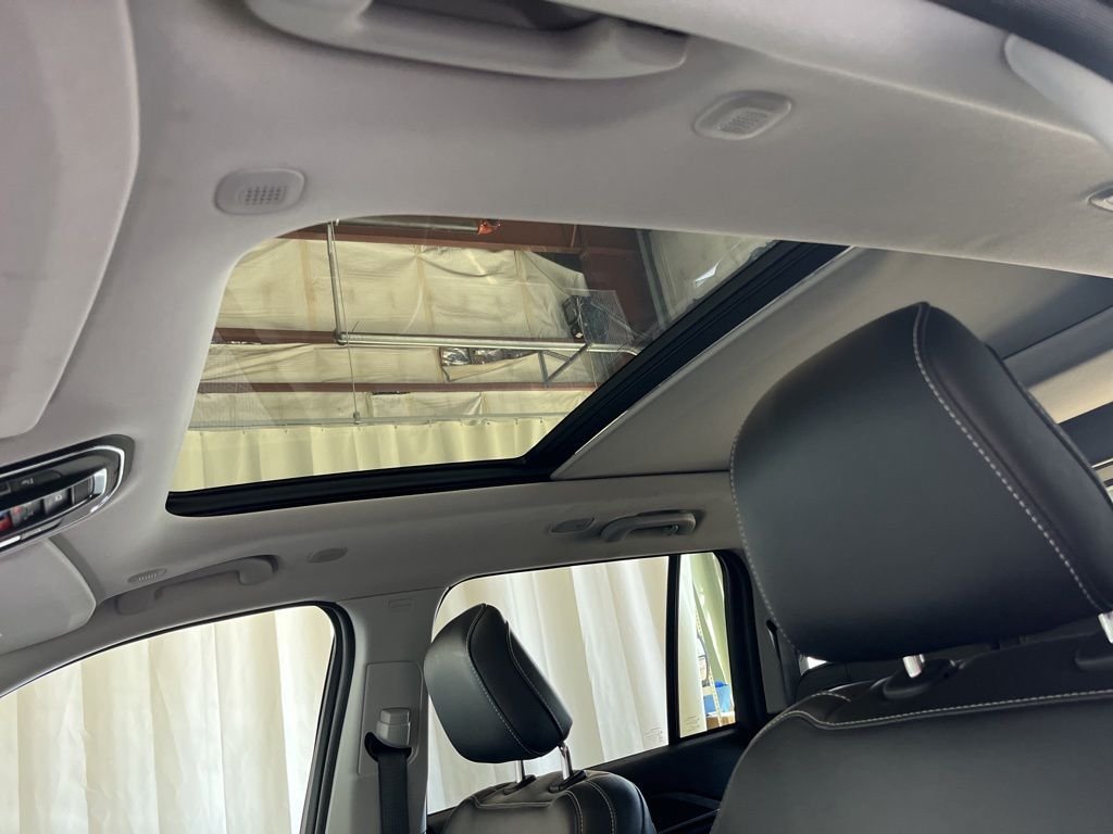 Used 2023 Gray Jeep 4xe image 3