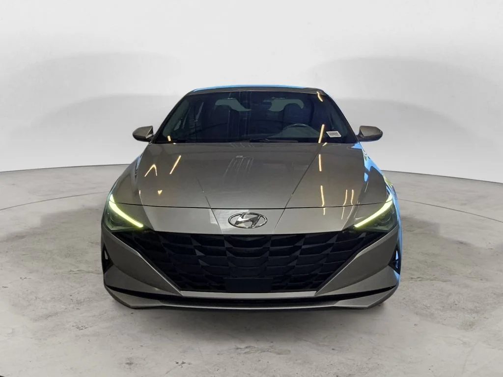 Used 2021 Silver Hyundai SEL image 3