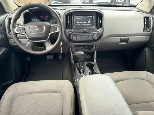 Used 2018 QUICKSILVER METALLIC GMC 2WD image 22