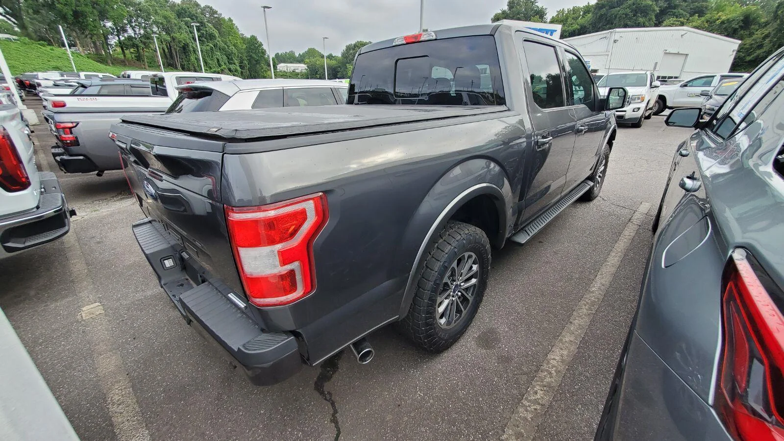 Used 2018 Magnetic Metallic Ford XL image 9