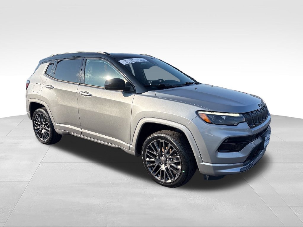 Used 2022 Silver Jeep High Altitude image 7