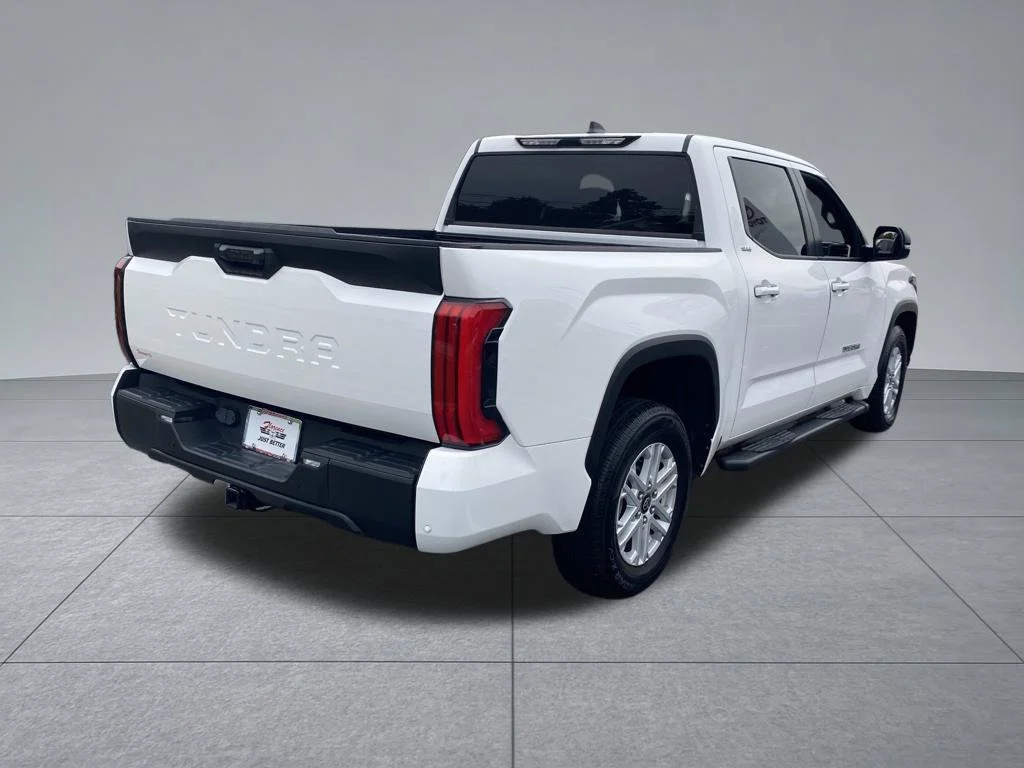 Used 2025 White Toyota SR5 image 13