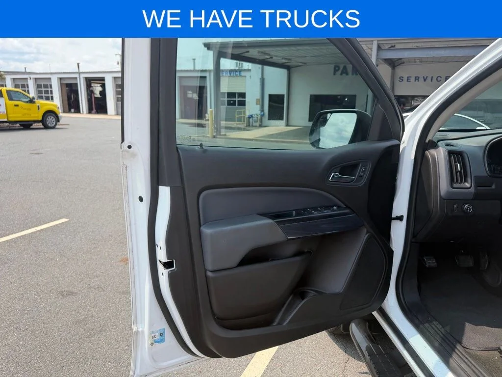 Used 2017 White Chevrolet Z71 image 13